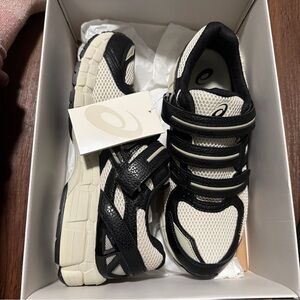 1203A499-250 HAL STUDIOS Asics Gel-Kayano 20 Bone Men Sz 9.5. W 11